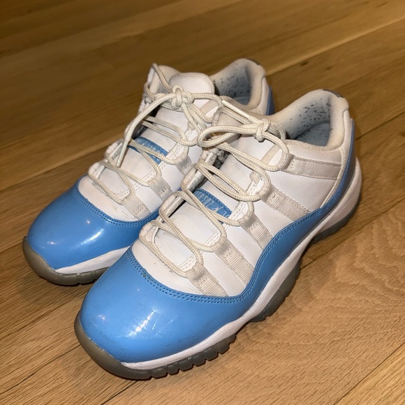 AIR JORDAN 11 Retro Low 'UNC size 5.5 Youth (7 in Womens) - Picture 2 of 4